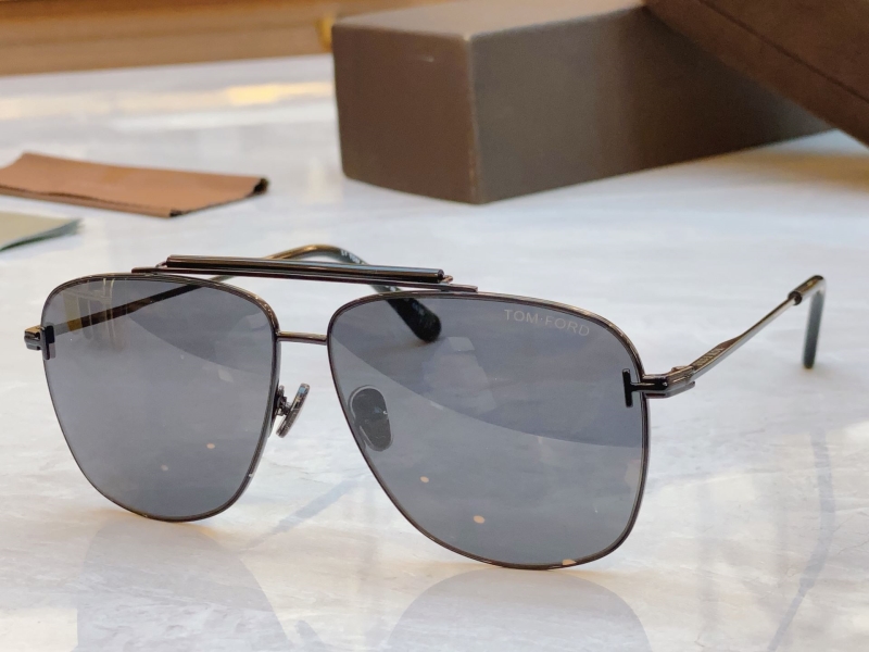 TOM FORD
